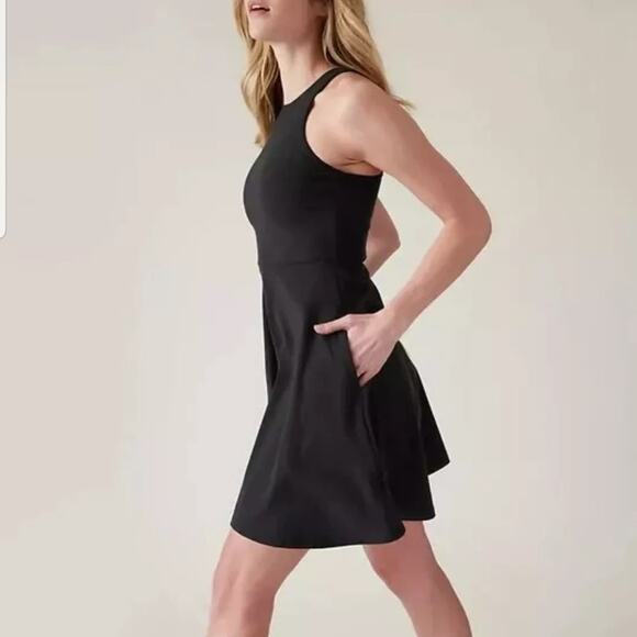 Athleta Conscious Dress Black Tank Pockets Stretch Mini Active Size Medium - Picture 1 of 8
